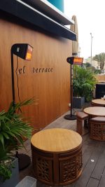 תנור אינפרא אדום כולל סטנד שחור ושלט | דגם BOSTON premium 2500W | שחור מט  תנור בוסטון + סטנד מתכוונן אבי שושן החוויה