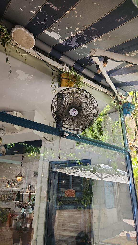 מאווררי הWind החדשים שלנו בהתקנת בתי קפה מאווררי הWind החדשים שלנו בהתקנת בתי קפה - אבי שושן החוויה אבי שושן החוויה